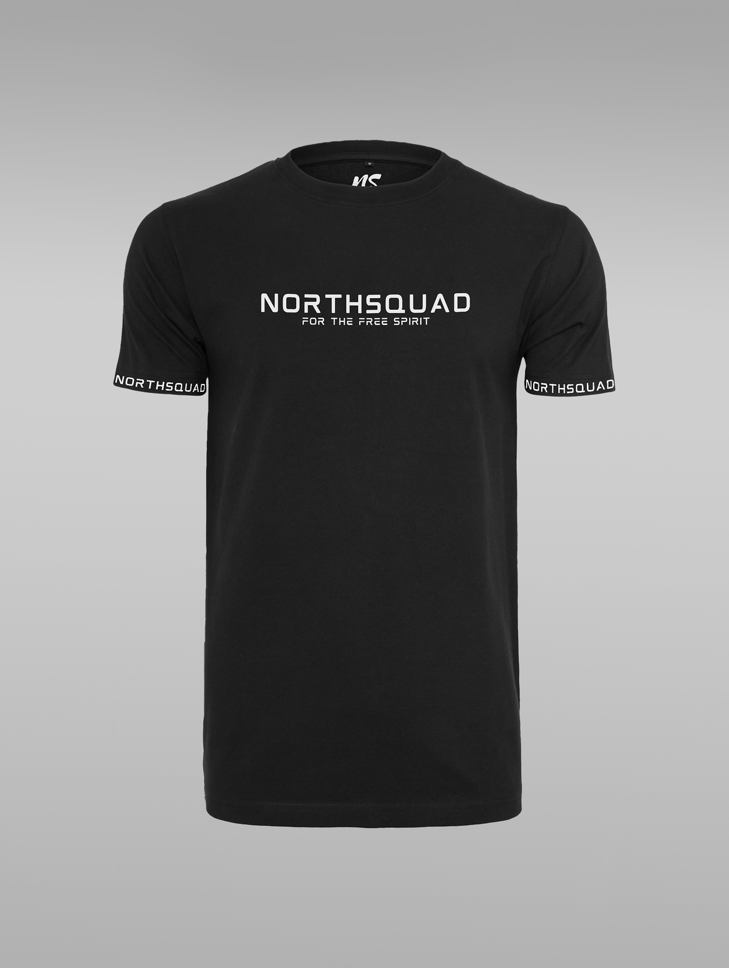 NS Invictus T-shirt svart – modellbild fram